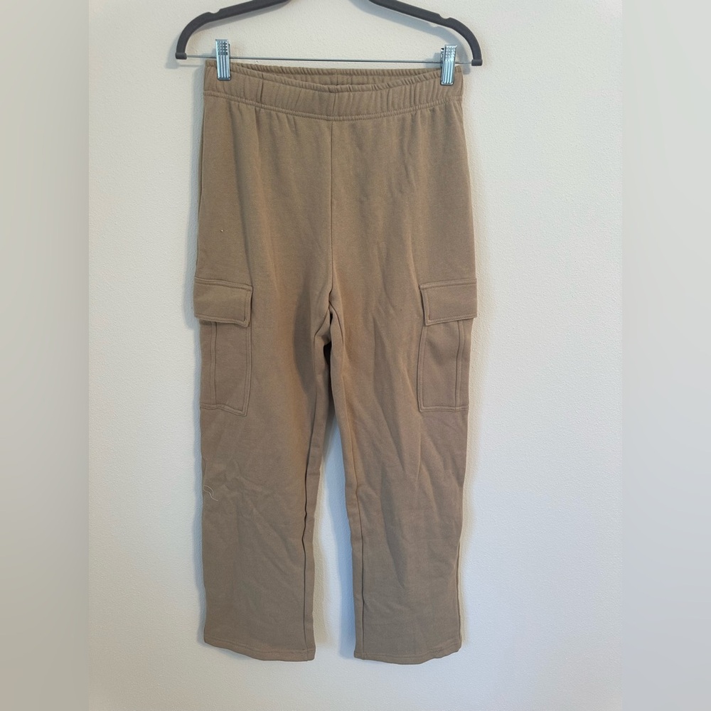 Z Supply Tan Sweatpants with Relaxed Fit and Elastic Waistband